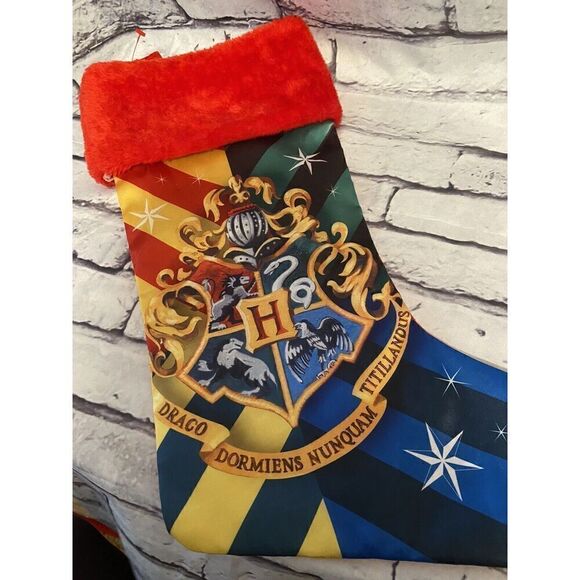 Harry Potter‎ Hogwarts Crest 21” Christmas Stocking Wizarding World 2019 - Picture 1 of 7